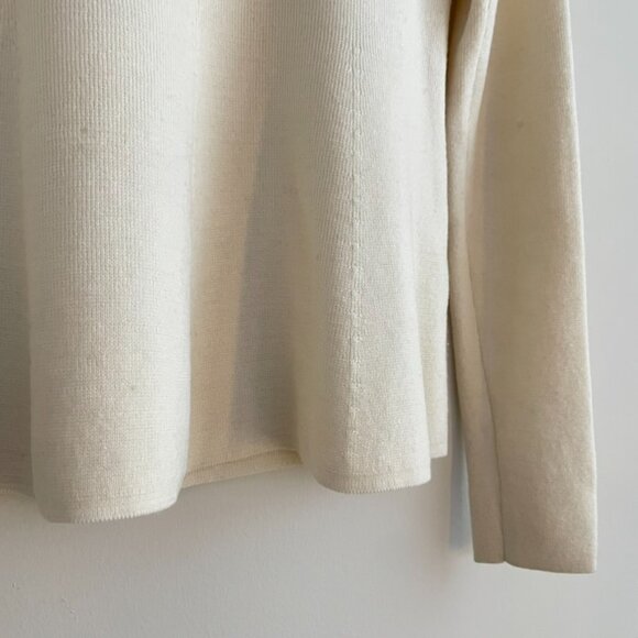 Uniqlo & Lemaire Collaboration Cream Wool Blend V-Neck Sweater (XS). - Picture 2 of 5